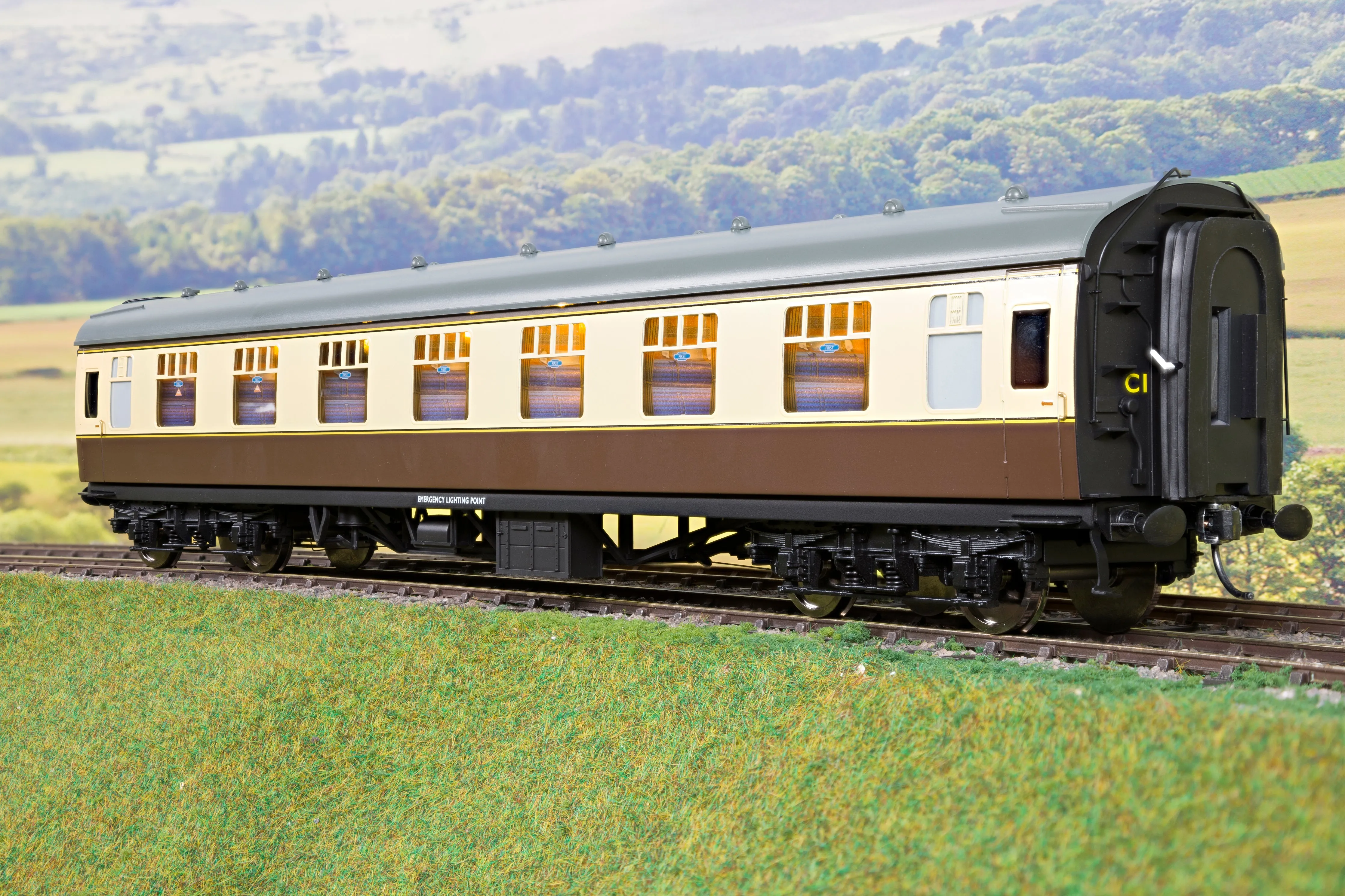 Darstaed D21-2-05 Finescale O Gauge BR Mk1 FK (First Class) Choc & Cream